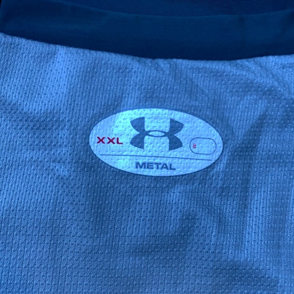 BNWT Under Armour METAL black compression/fitted Heatgear™️ short sleeve t-shirt - Picture 6 of 10